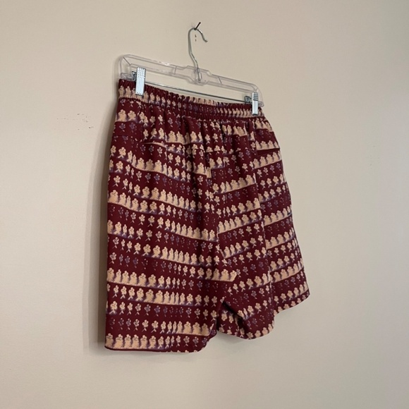 Lululemon Shorts size M - Picture 6 of 6